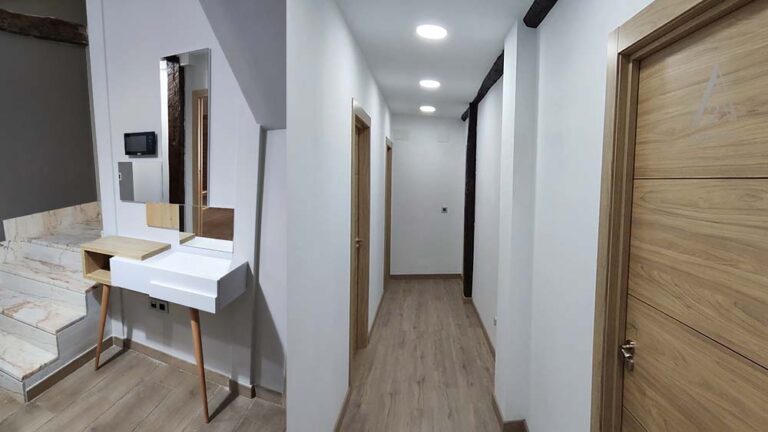 Entrada y Pasillo - Casa rural La Morada del Angel - Palencia